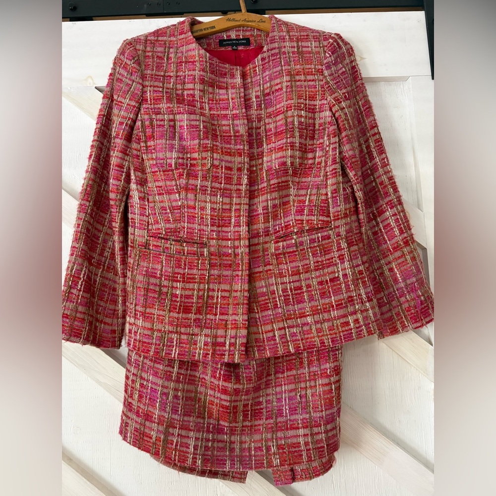 Jones New York Vibrant Tweed Skirtsuit, like new